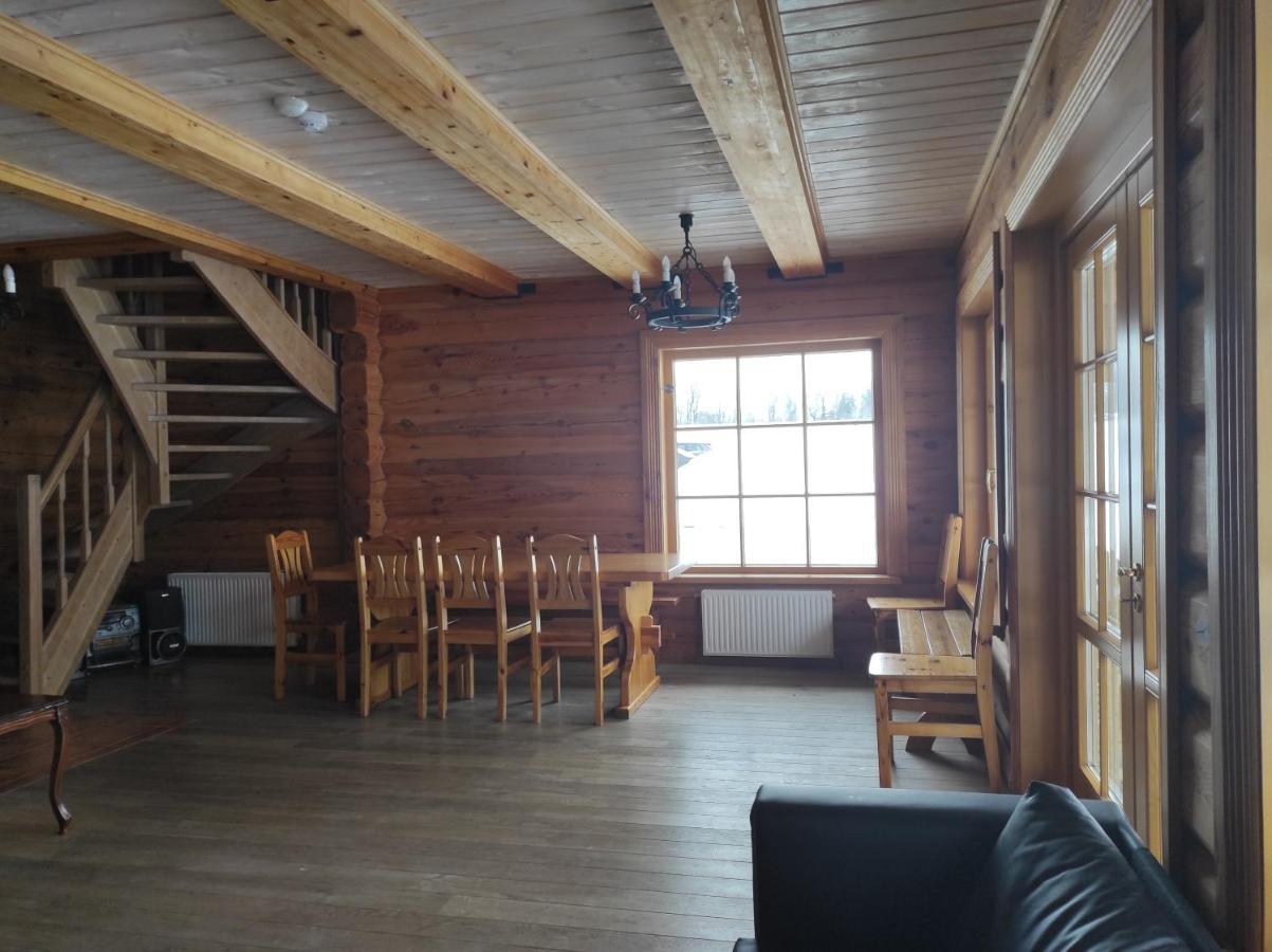 Guest House Unguri Stalbe Buitenkant foto